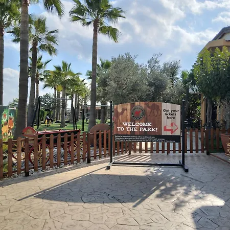 Mersinera Paradise Garden Stars House לרנקה